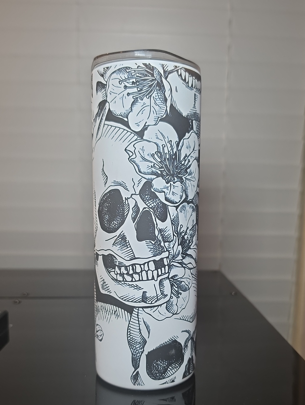 GLOW IN THE DARK 20OZ  Floral Skull Travel Tumbler — White and Black